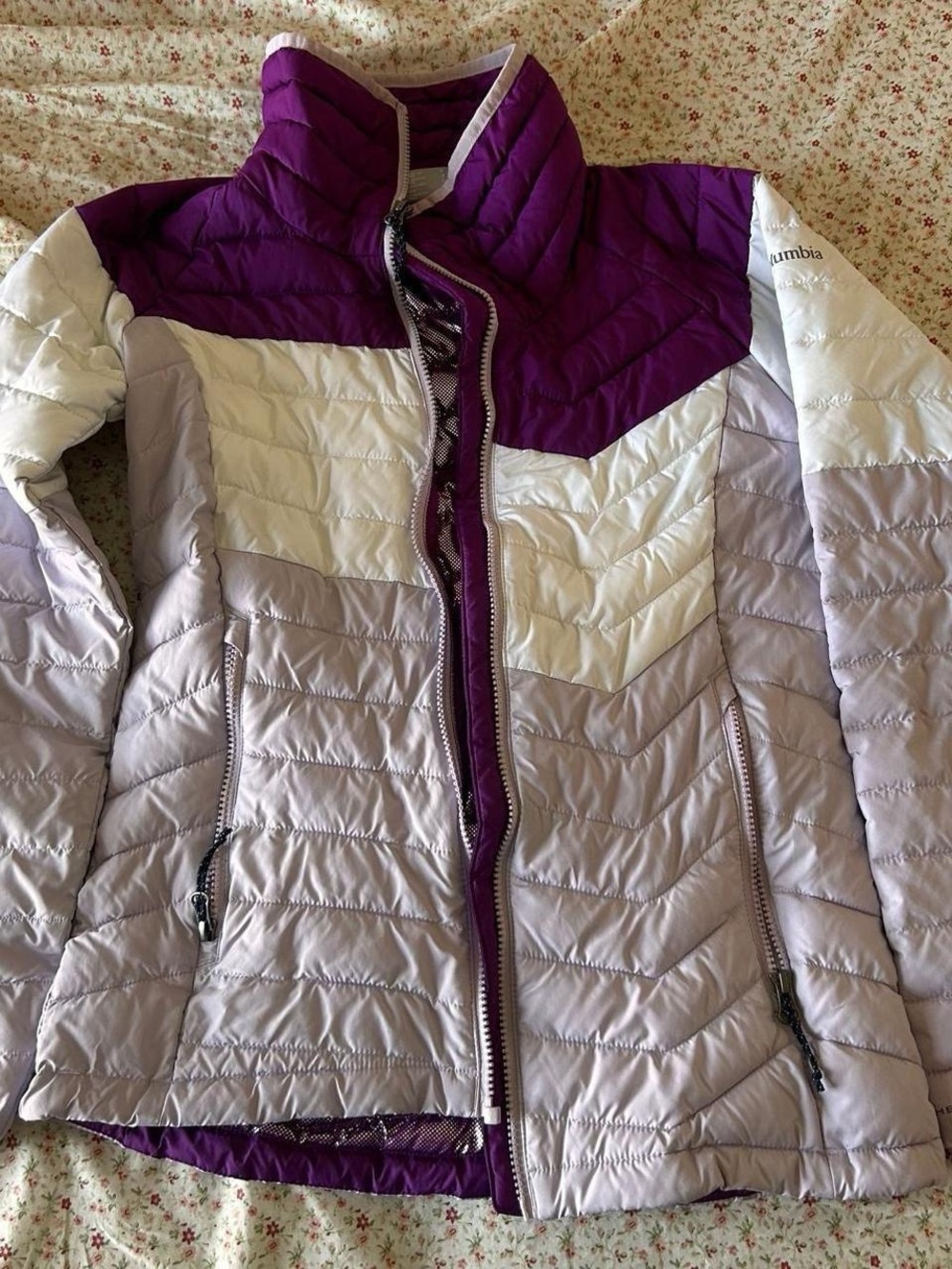 Columbia Quilted Packable Jacket in Purple, White & Light Gray